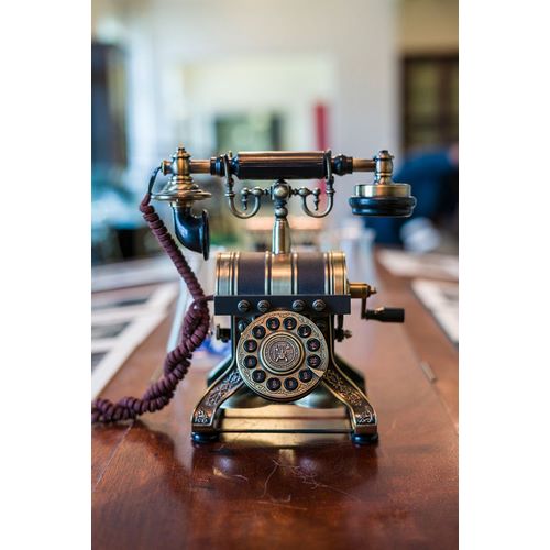 Bibikow, Walter 아티스트의 Sweden-Varmland-Karlskoga-Alfred Nobels laboratory-antique laboratory telephone작품입니다.